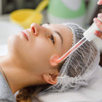 aparat masaj facial care stimulează pielea pentru un aspect mai ferm